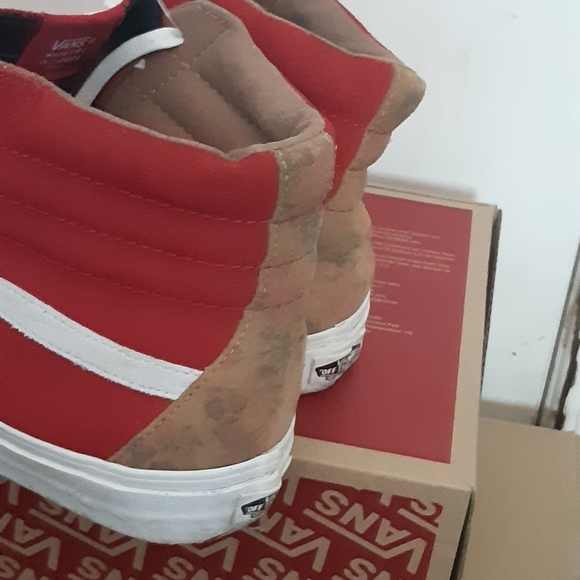 Red van boots with flower patch on back - Picture 2 of 2